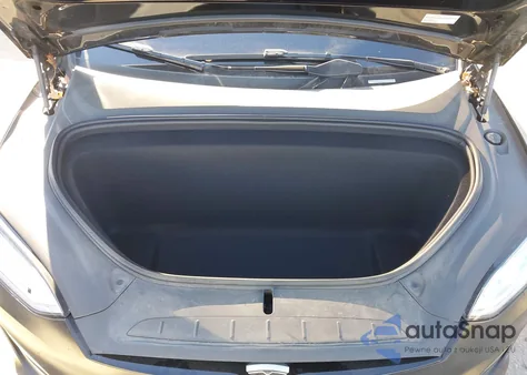 2023 Tesla Model X Dual Motor All-Wheel Drive/Standard Range z USA, uszkodzony, nr VIN 7SAXCAE52PF377914